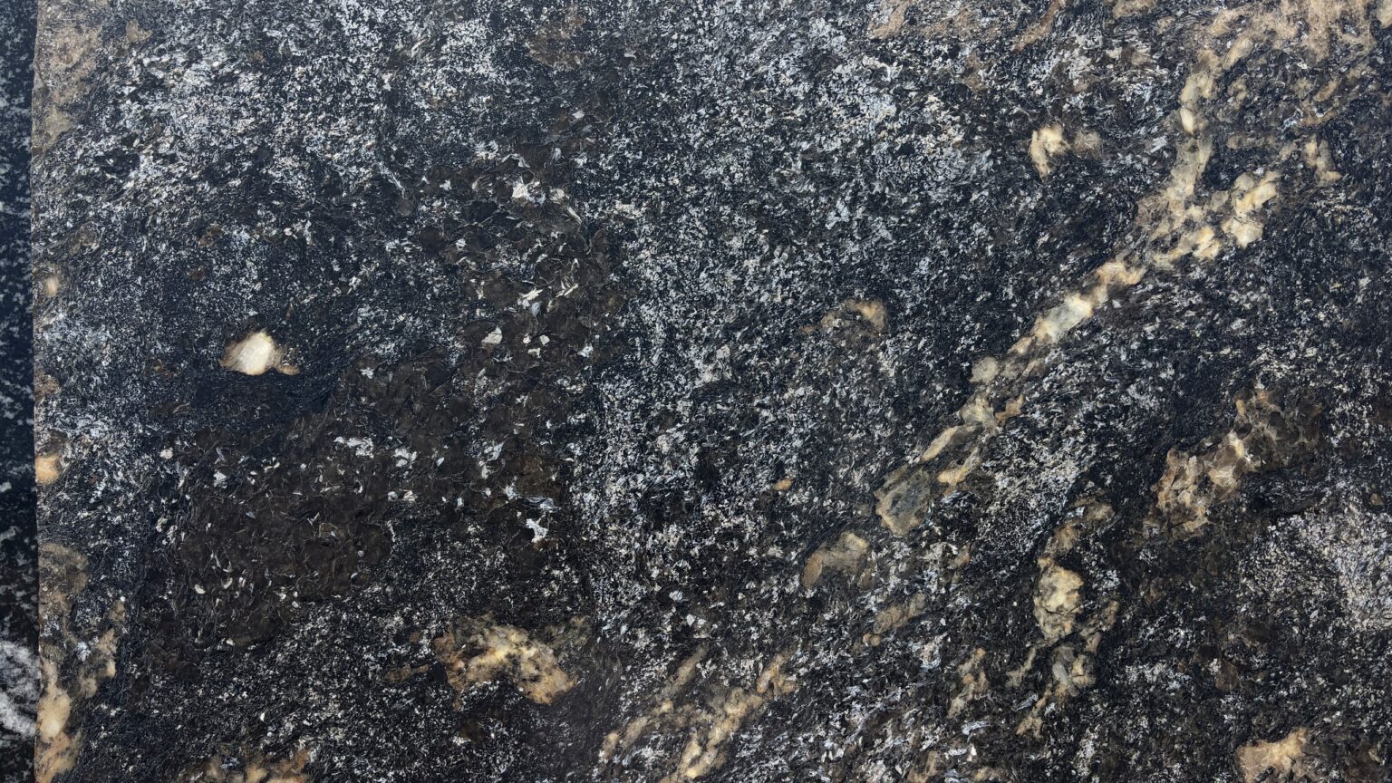 La plancha de Saturnia de cerca