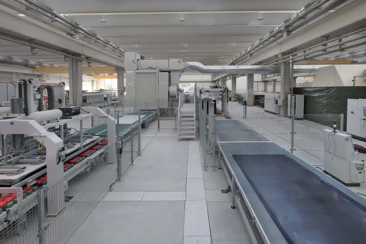 Línea de producción de superficies de cuarzo Santa Margherita en Italia