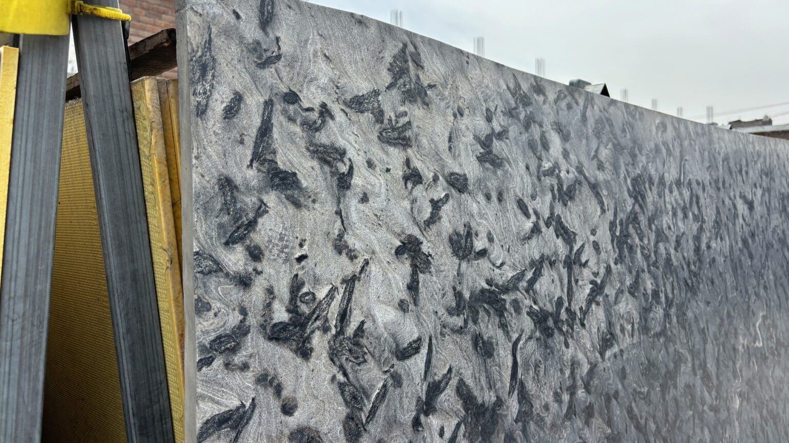 La plancha de Matrix Leather de cerca