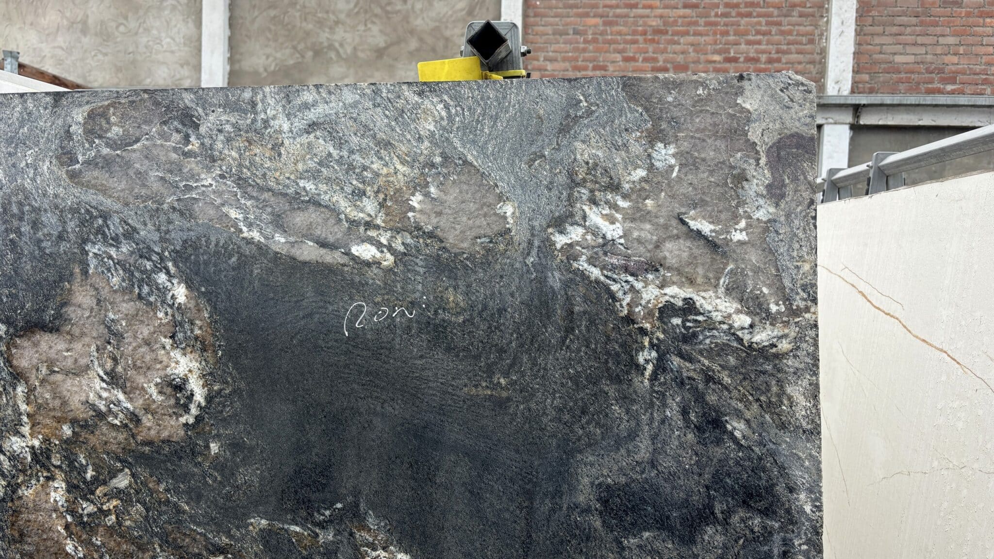 La plancha de Metalicux de cerca