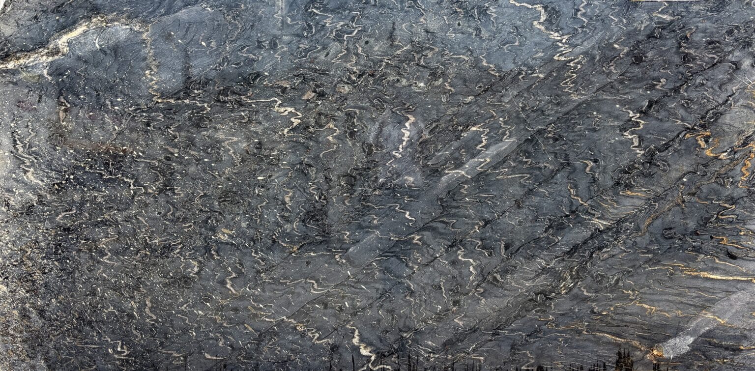 Plancha completa de Negro Oro, 320 × 165 cm