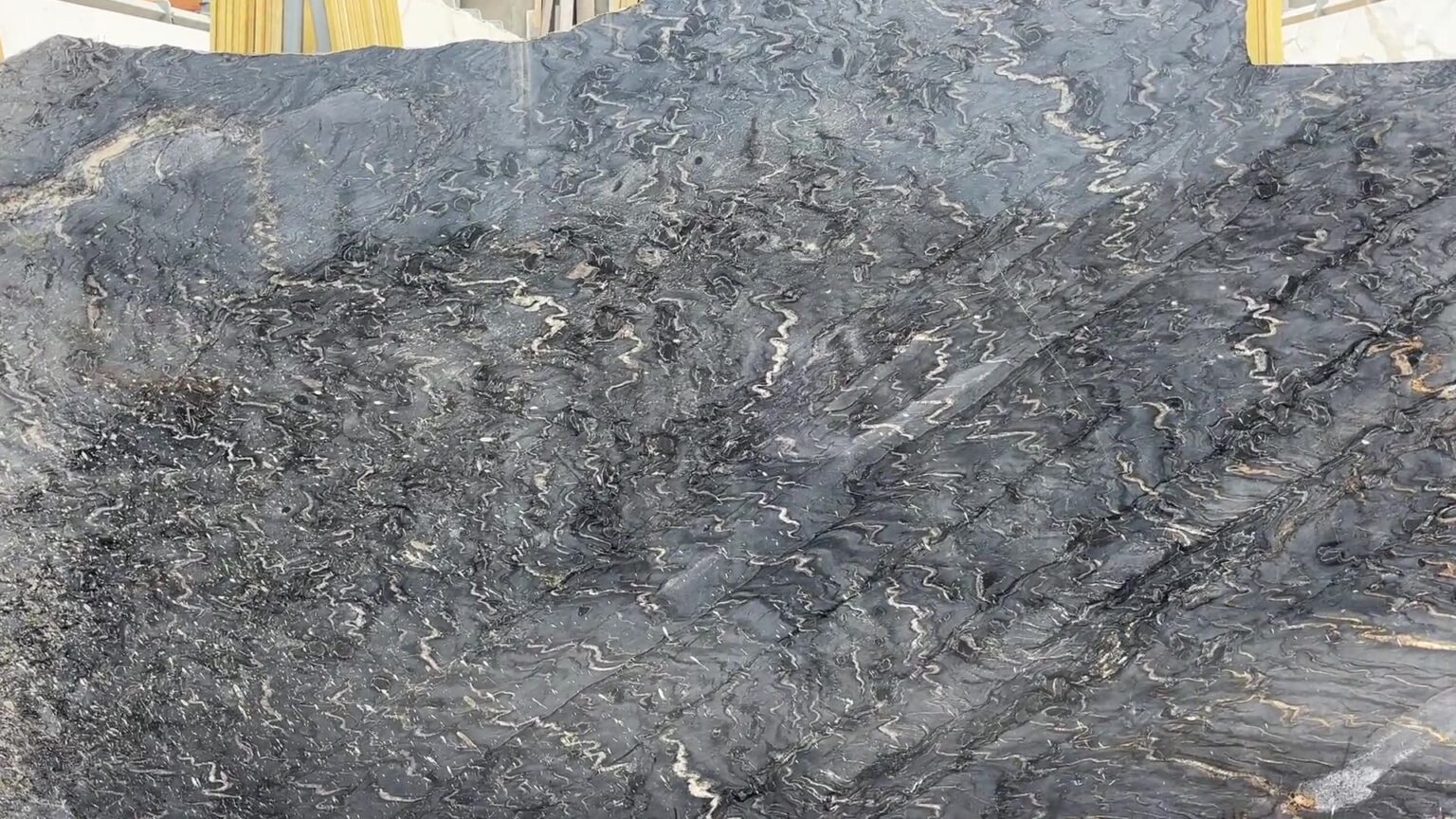 Vídeo de la plancha de Negro Oro