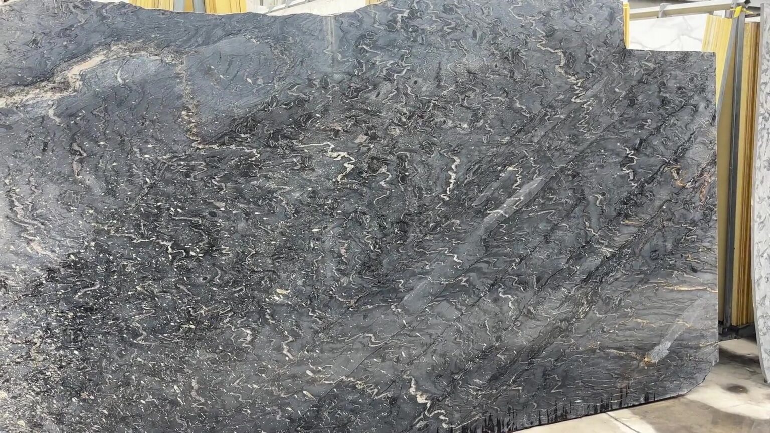 Recorrido en vídeo por la plancha de Negro Oro