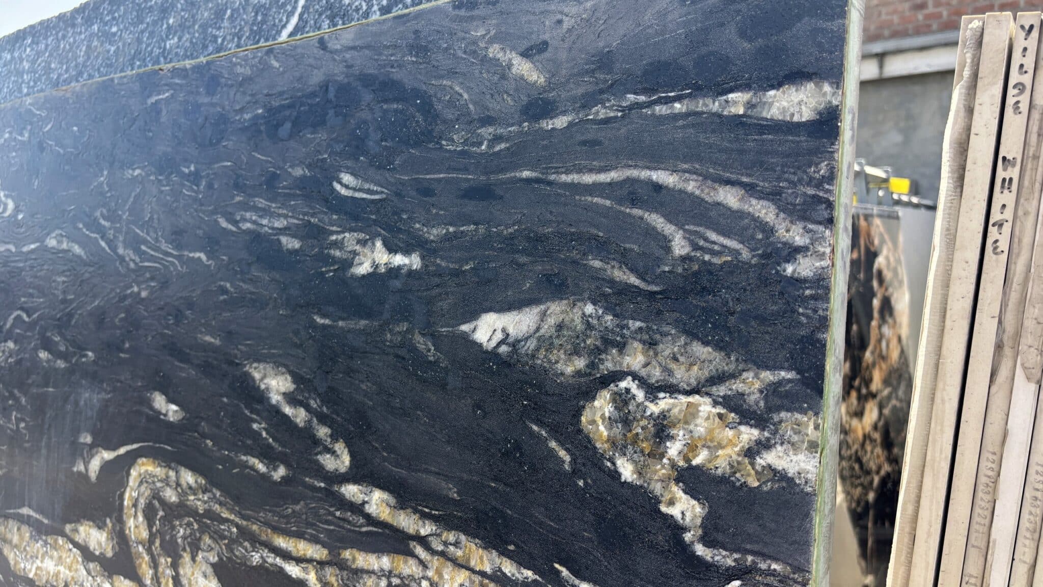 La plancha de Titanium de cerca